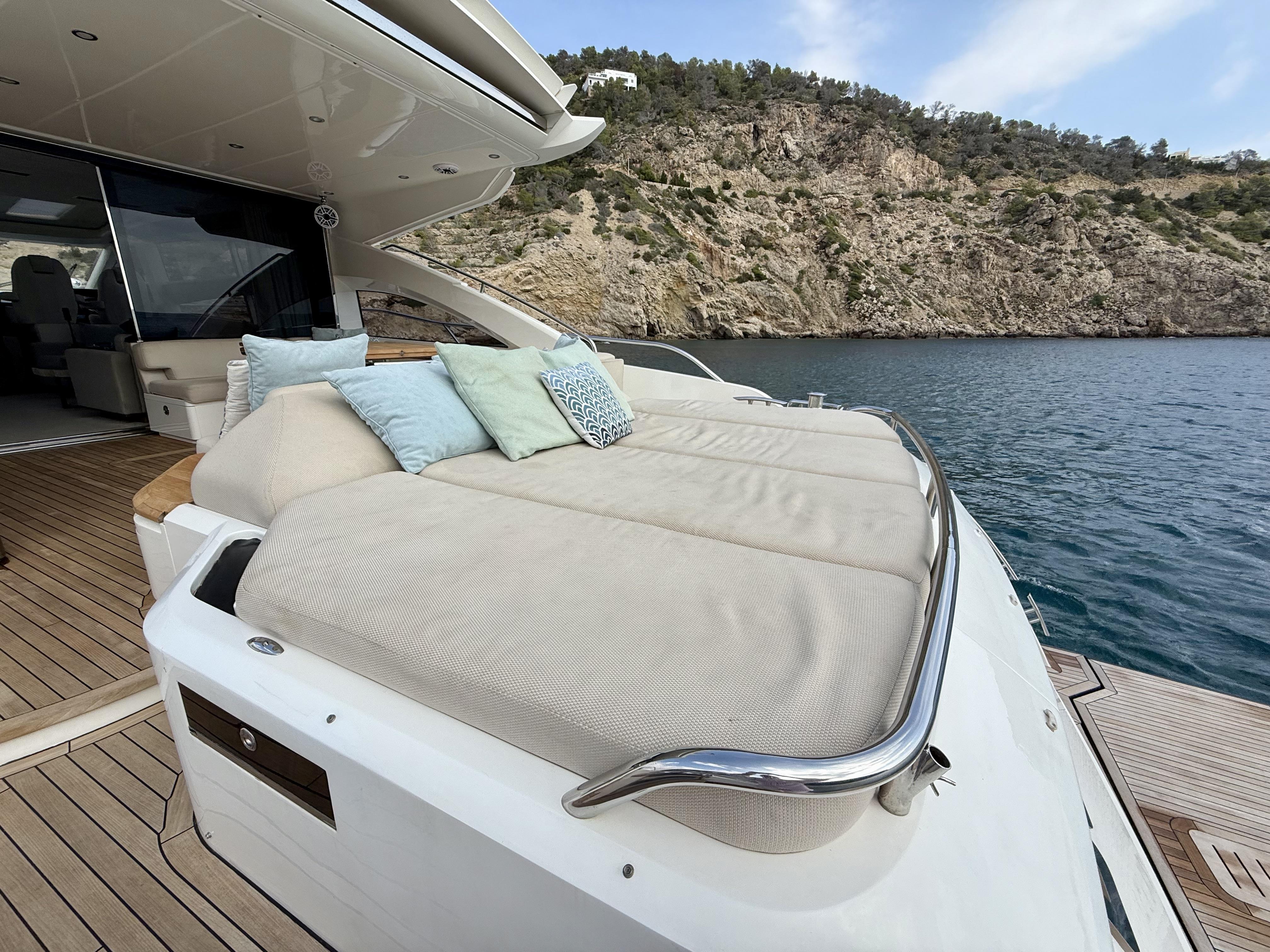 2015 PRINCESS  V72 